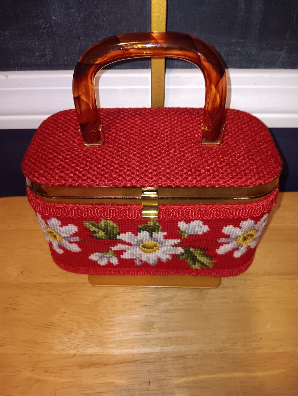 JR Rare Vintage Sandy Crews Lucite Handle Floral Bag